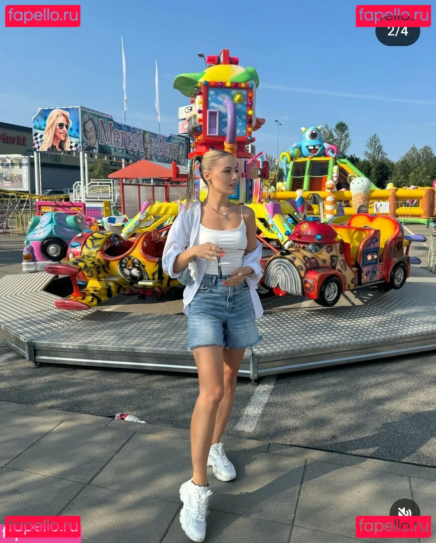 itsSky Onlyfans Photo Gallery 