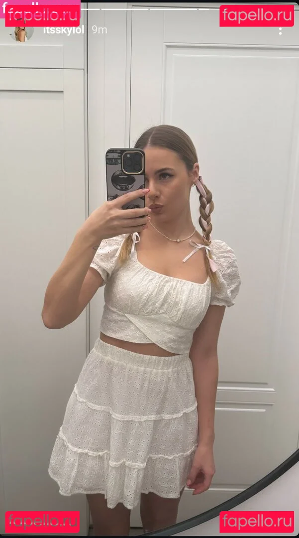 itsSky Onlyfans Photo Gallery 