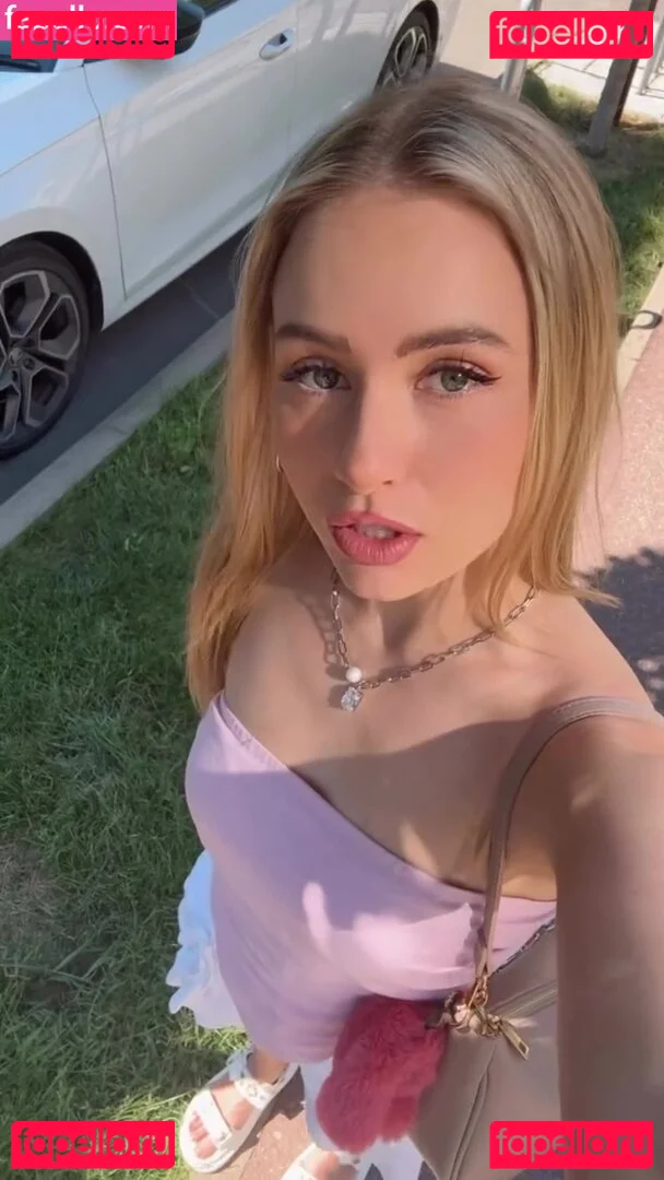 itsSky Onlyfans Photo Gallery 
