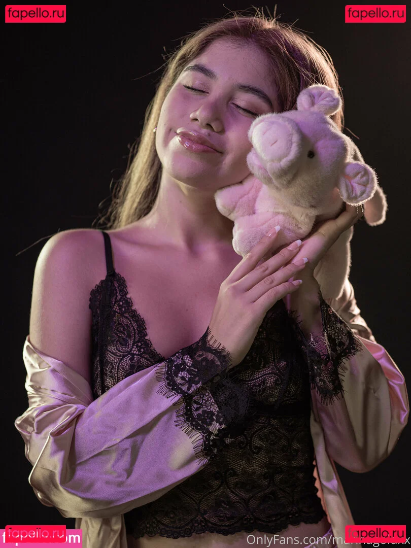 marinateen Onlyfans Photo Gallery 