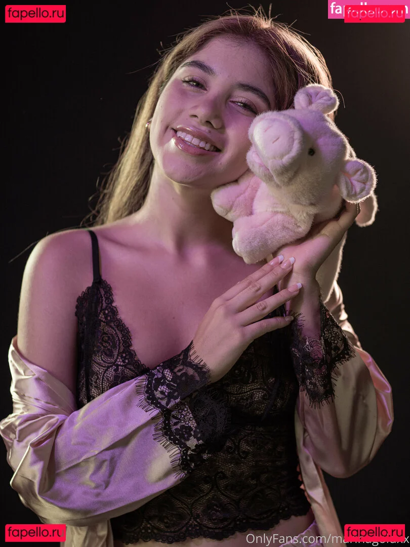 marinateen Onlyfans Photo Gallery 