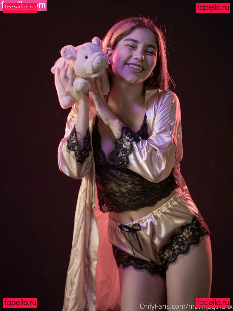 marinateen Onlyfans Photo Gallery 