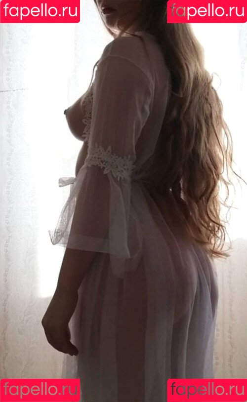 Mira Ilina Onlyfans Photo Gallery 