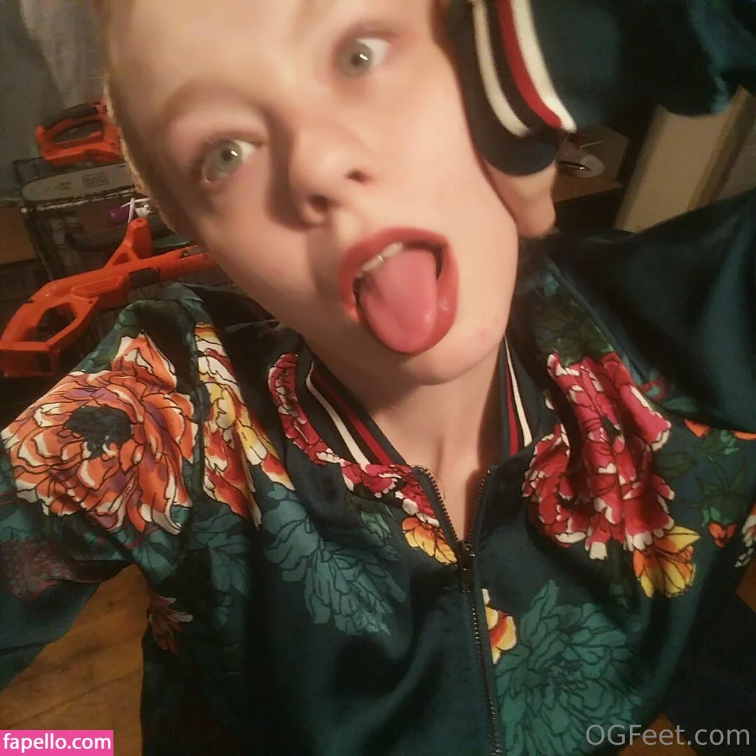 sativaskies Onlyfans Photo Gallery 