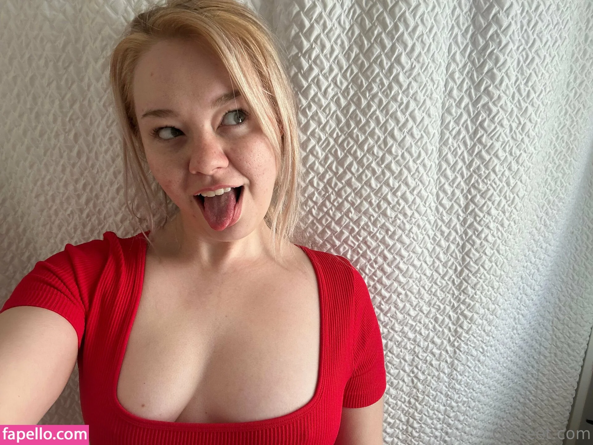 sativaskies Onlyfans Photo Gallery 