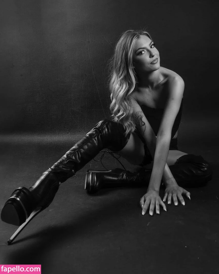 AsiaLily Onlyfans Photo Gallery 