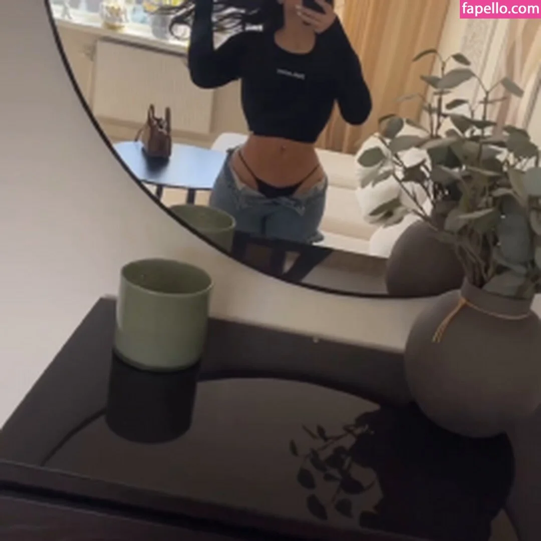 Tais Lambertini Onlyfans Photo Gallery 