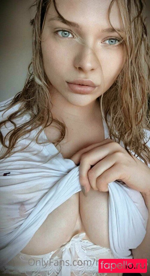 neevilicious Onlyfans Photo Gallery 