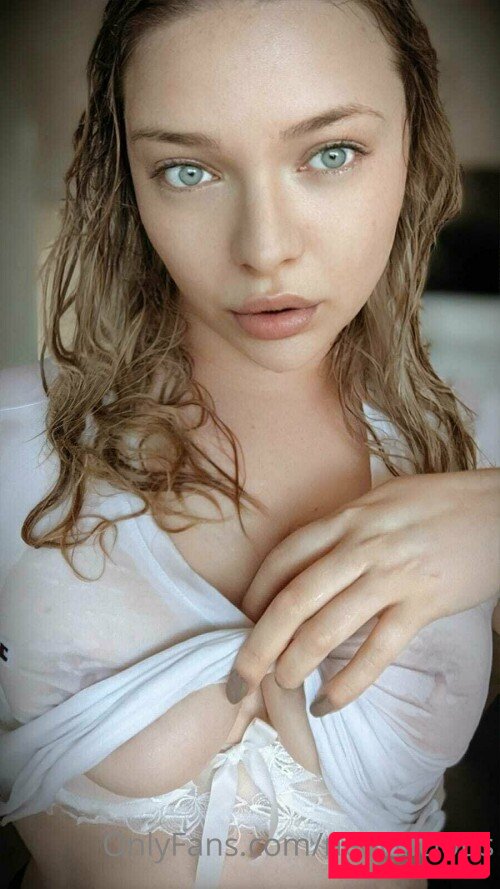 neevilicious Onlyfans Photo Gallery 