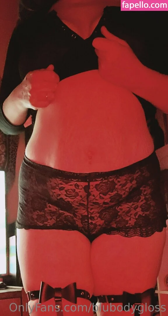 blubodygloss Onlyfans Photo Gallery 