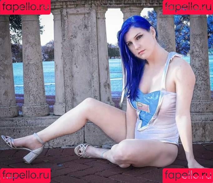 Leva Bates Onlyfans Photo Gallery 