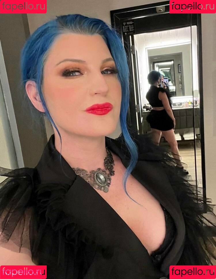 Leva Bates Onlyfans Photo Gallery 