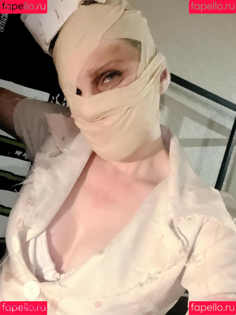 Leva Bates Onlyfans Photo Gallery 