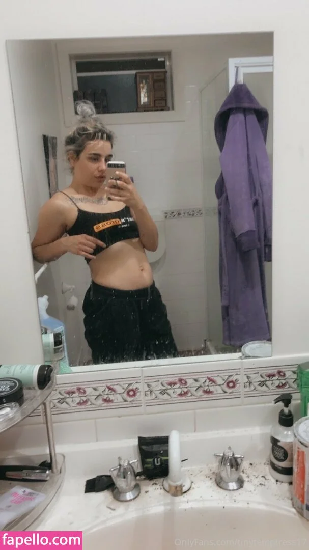 tinytemptress17 Onlyfans Photo Gallery 