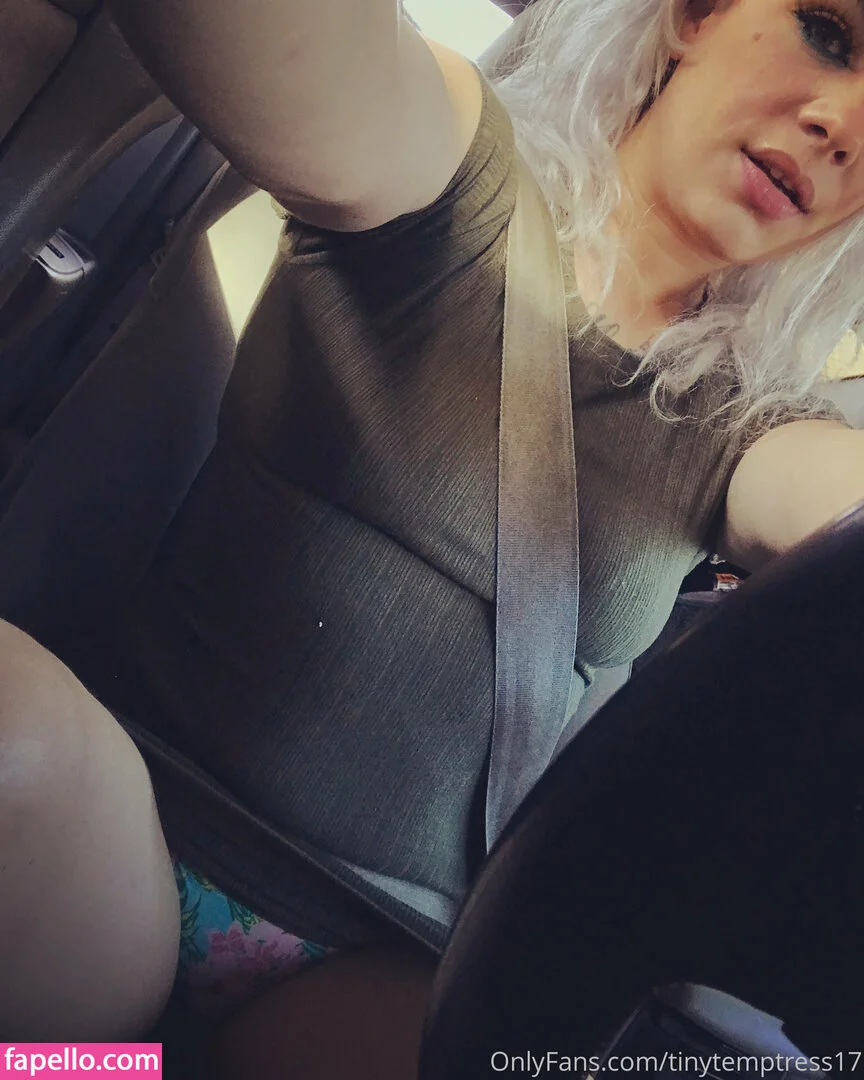 tinytemptress17 Onlyfans Photo Gallery 