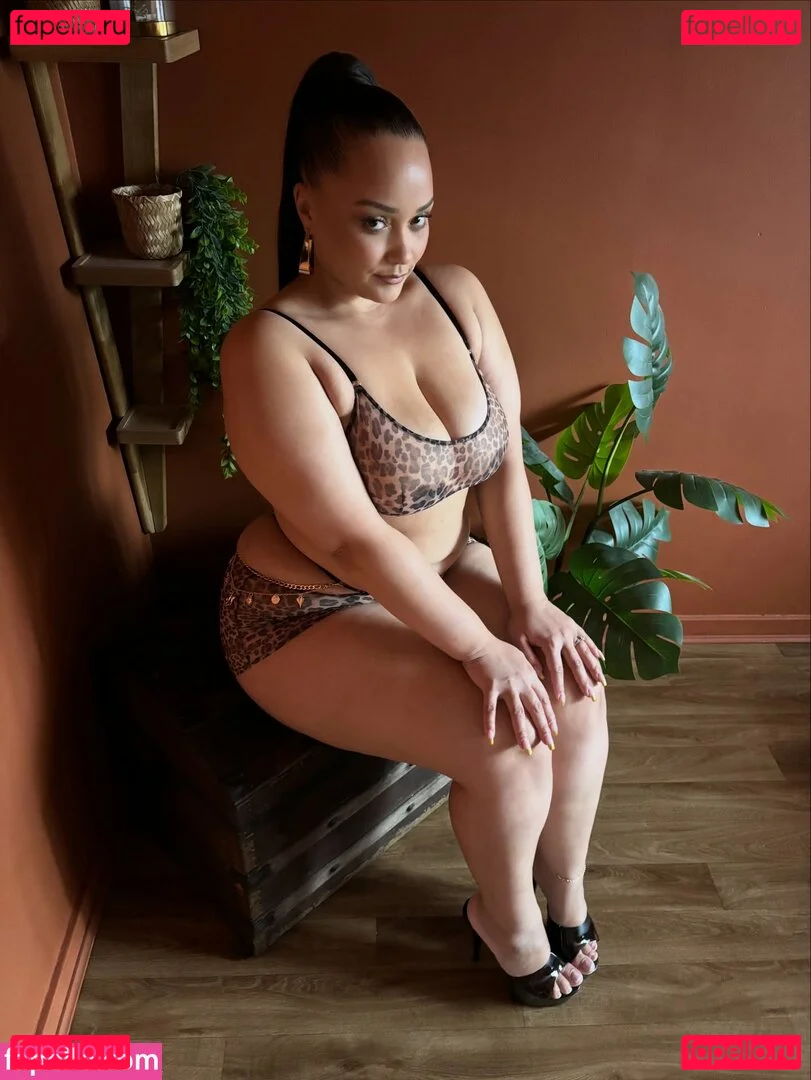 Natalie Onlyfans Photo Gallery 