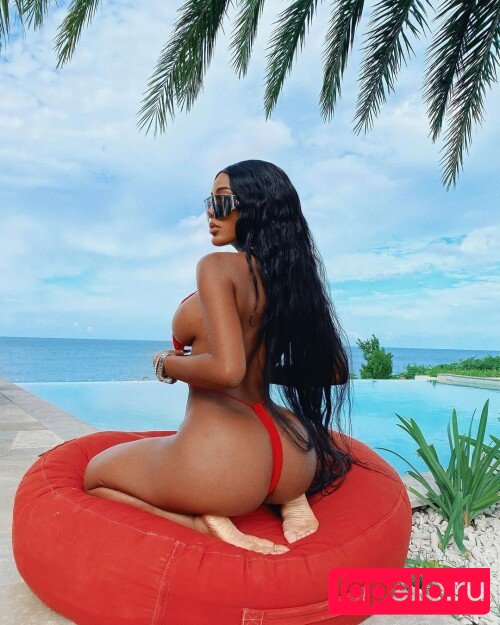 Monifa Jansen Onlyfans Photo Gallery 