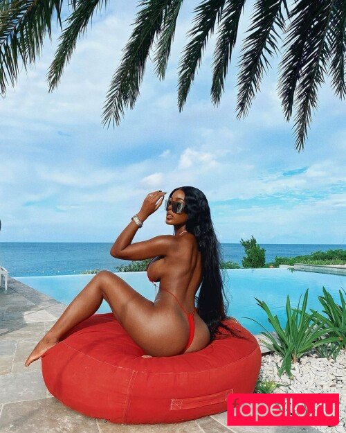Monifa Jansen Onlyfans Photo Gallery 