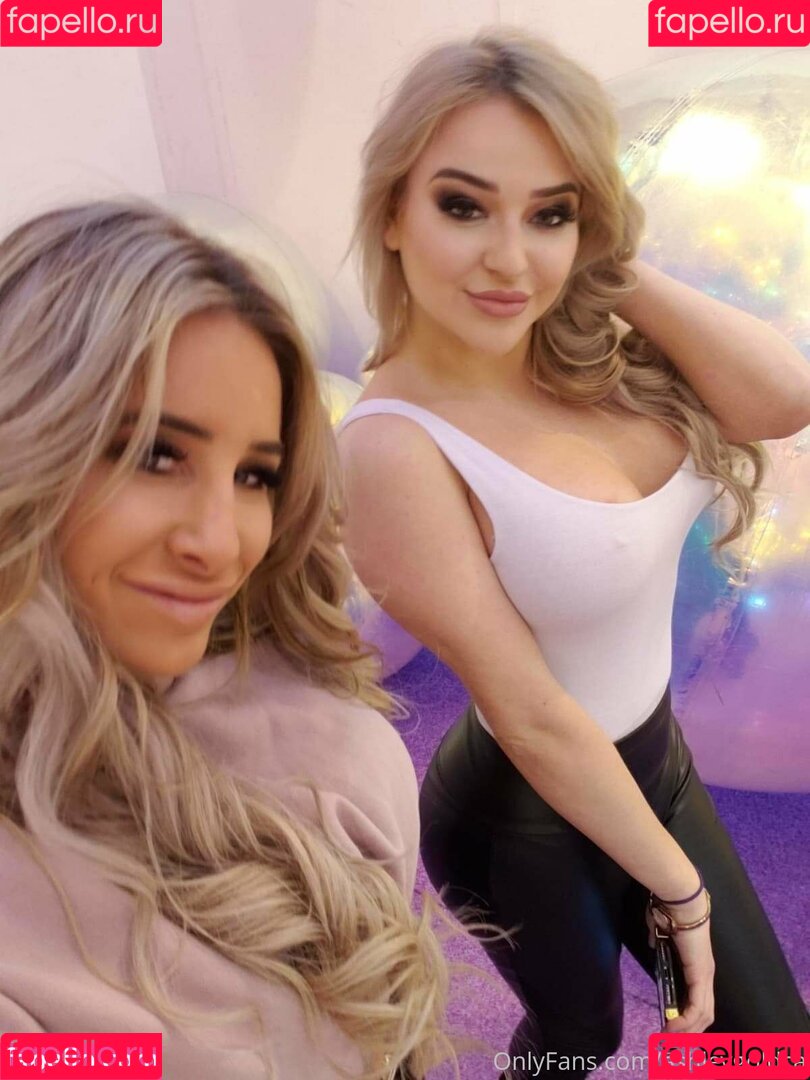 ashleygoldca Onlyfans Photo Gallery 