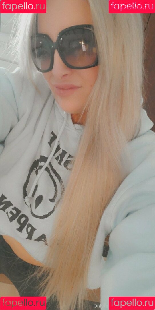 ashleygoldca Onlyfans Photo Gallery 