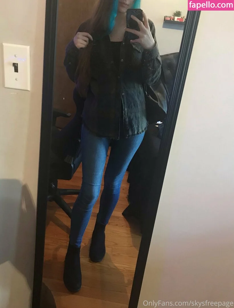 skysfreepage Onlyfans Photo Gallery 