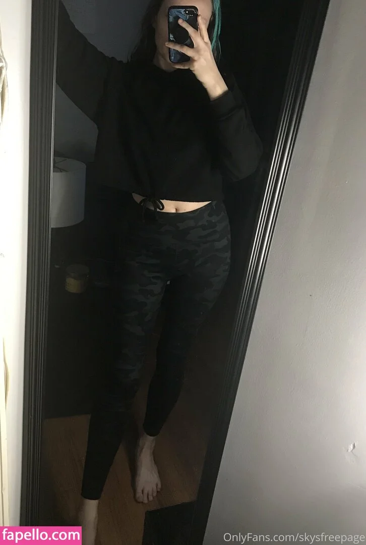 skysfreepage Onlyfans Photo Gallery 