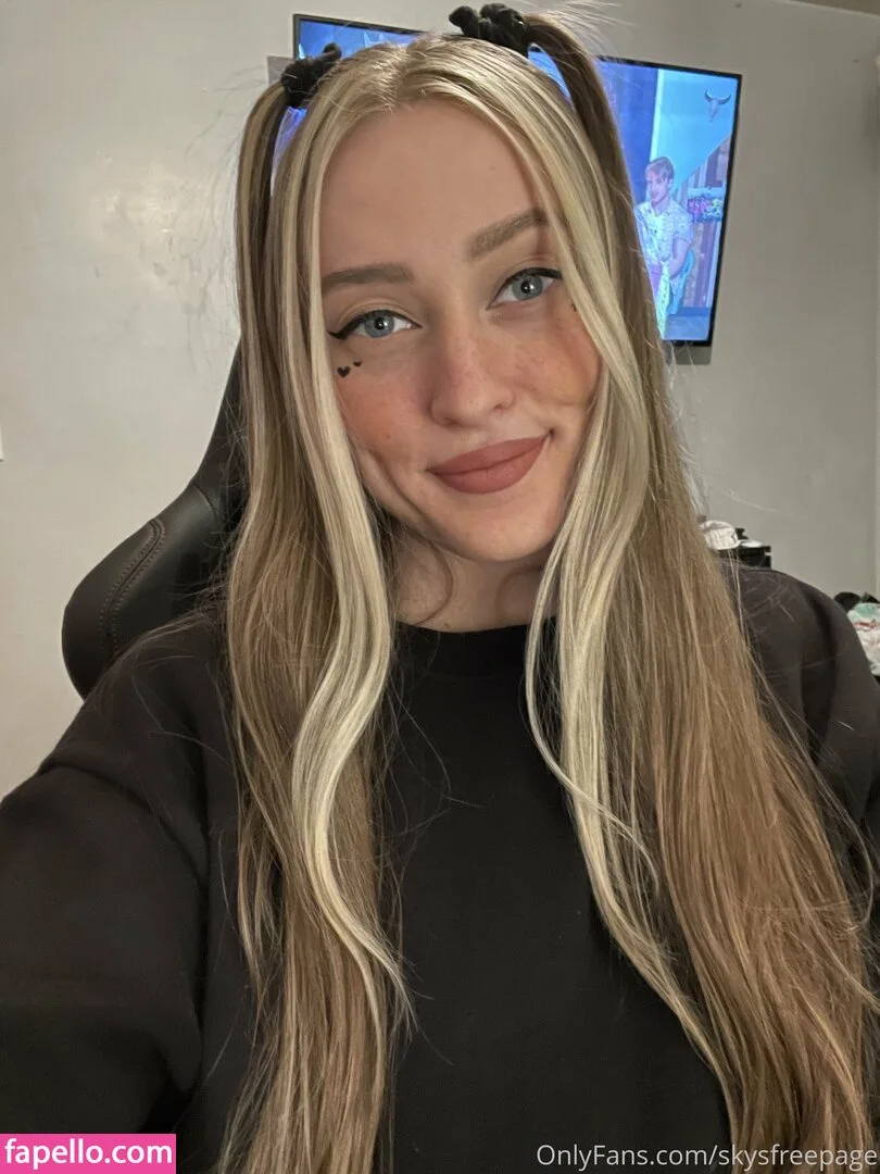 skysfreepage Onlyfans Photo Gallery 