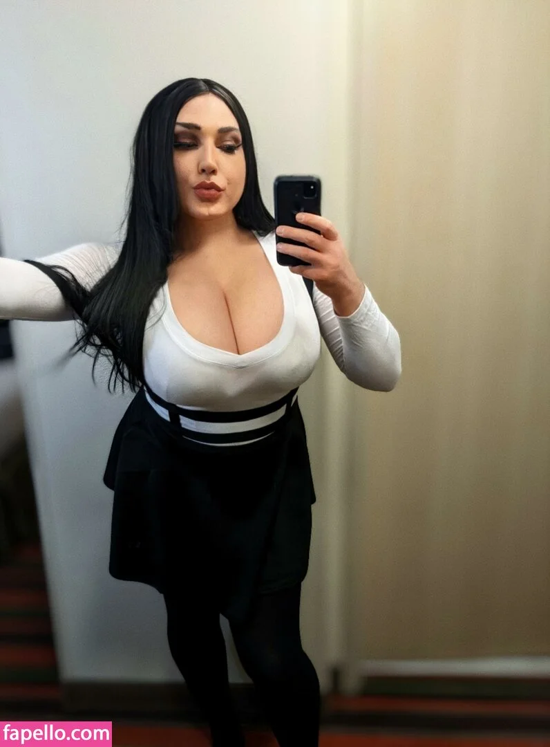 ThighHiBby Onlyfans Photo Gallery 