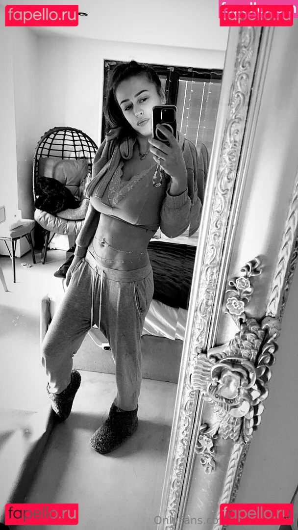 leannecrow Onlyfans Photo Gallery 