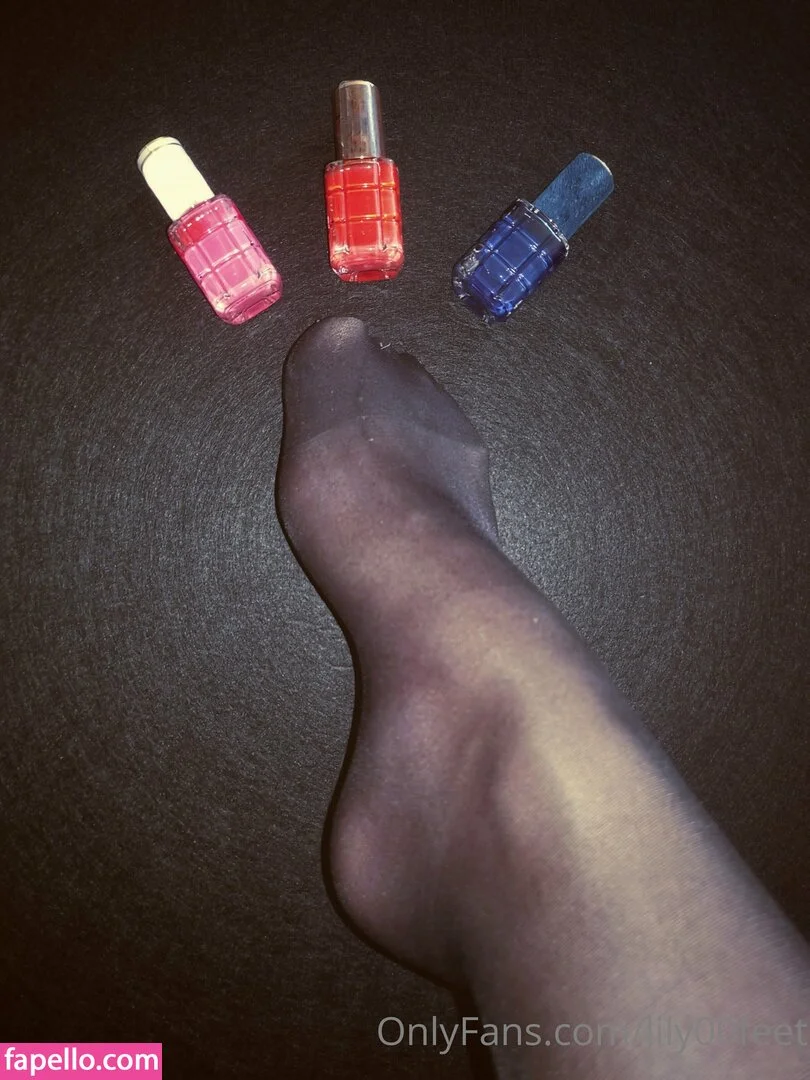 lily00feet Onlyfans Photo Gallery 