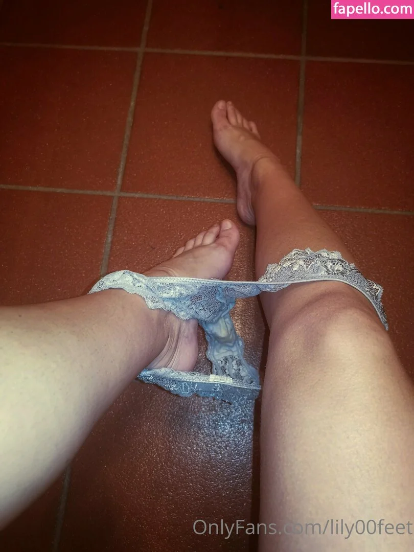 lily00feet Onlyfans Photo Gallery 