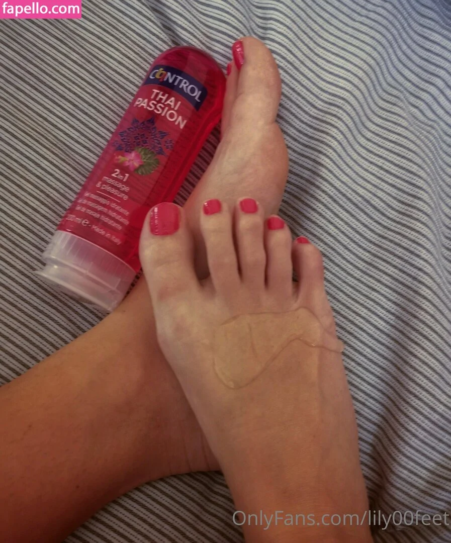 lily00feet Onlyfans Photo Gallery 