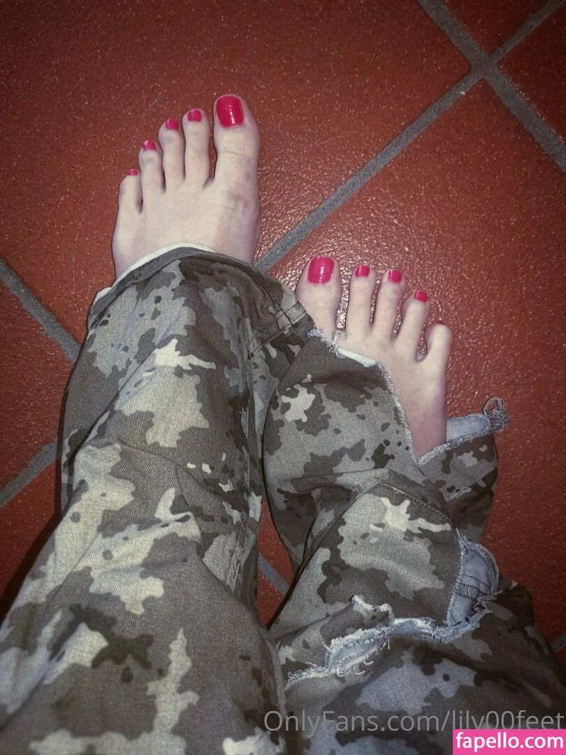 lily00feet Onlyfans Photo Gallery 