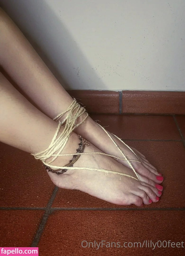 lily00feet Onlyfans Photo Gallery 