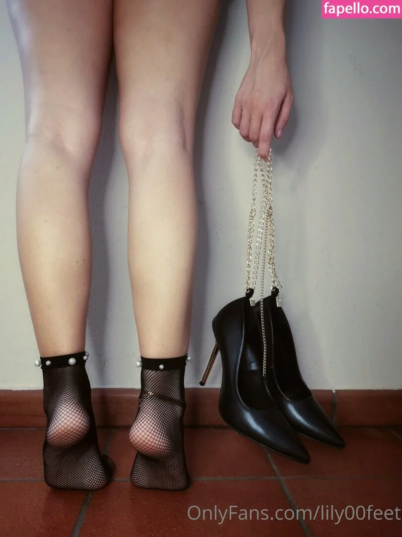 lily00feet Onlyfans Photo Gallery 