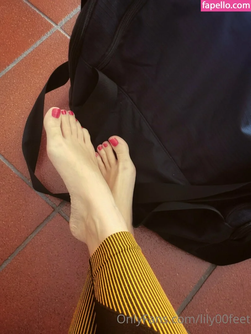 lily00feet Onlyfans Photo Gallery 