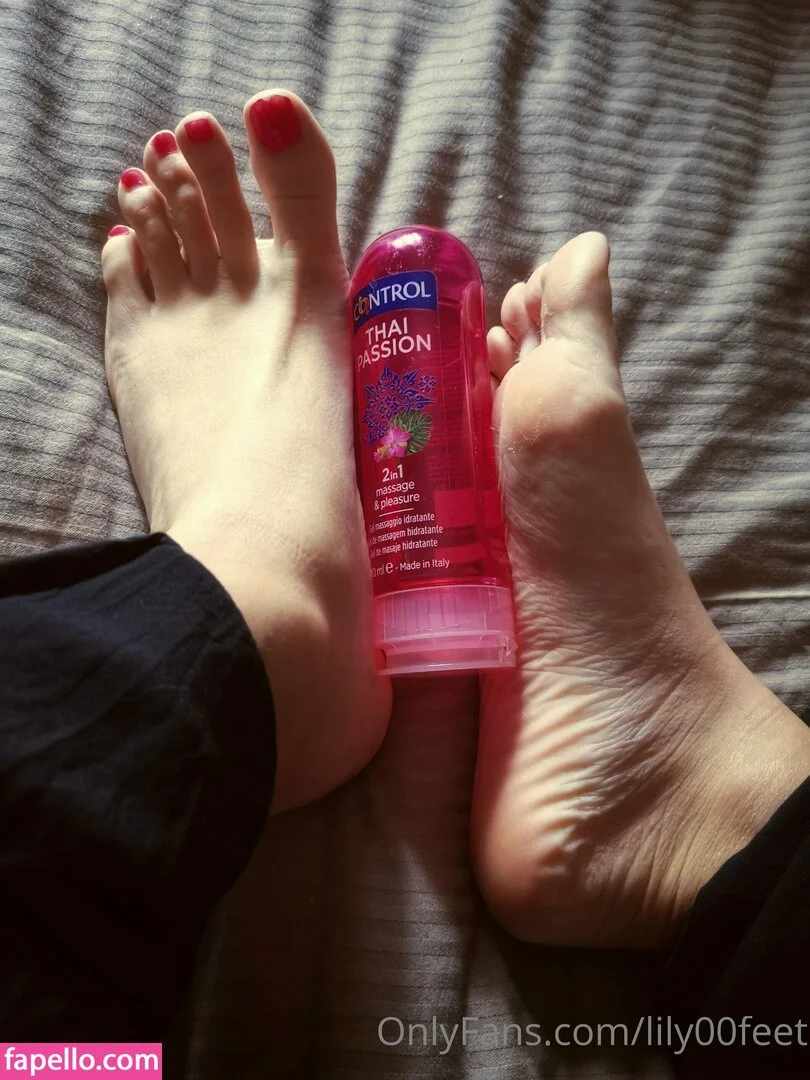 lily00feet Onlyfans Photo Gallery 