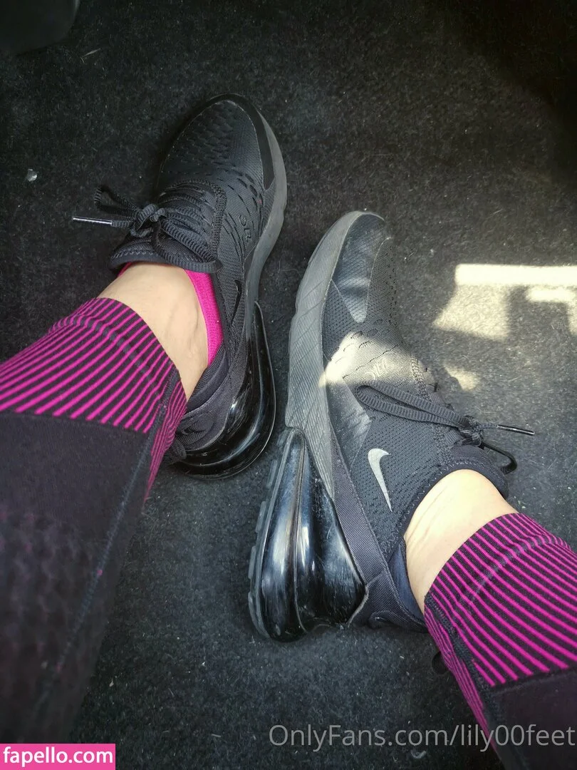 lily00feet Onlyfans Photo Gallery 