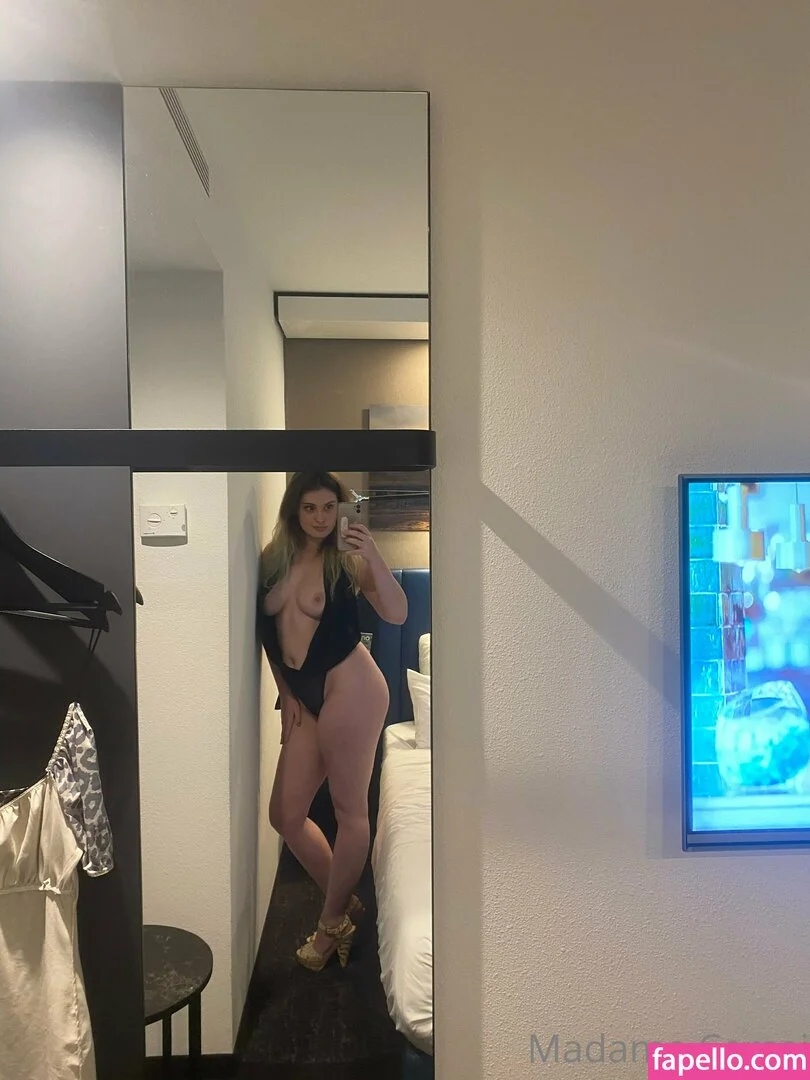 Madame Cersei Onlyfans Photo Gallery 