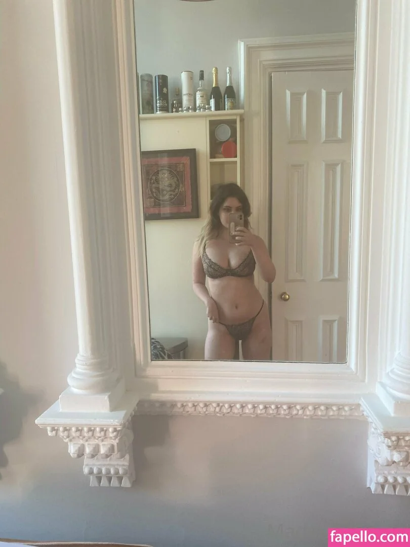 Madame Cersei Onlyfans Photo Gallery 