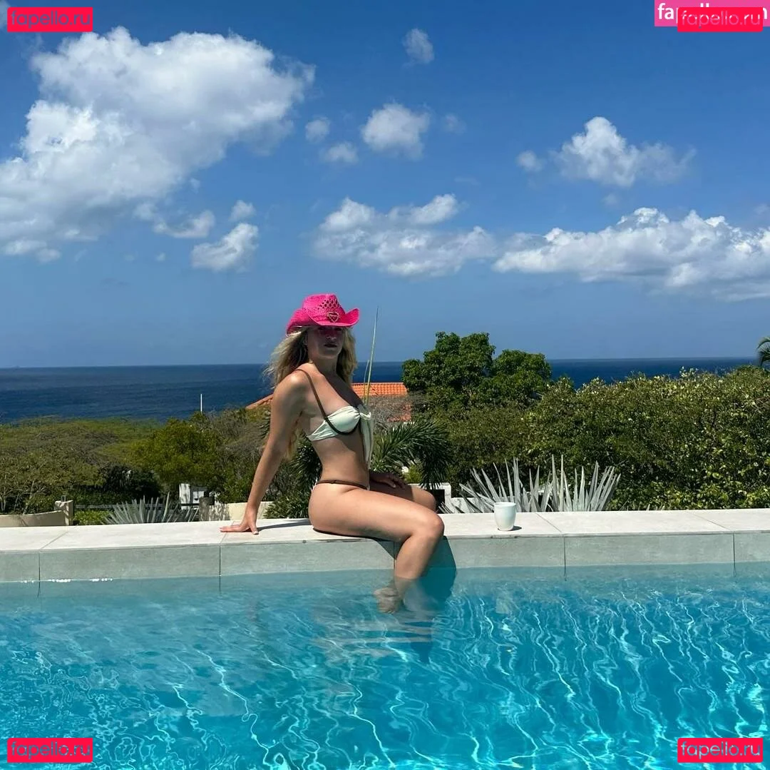 Scarlet Aviram Onlyfans Photo Gallery 