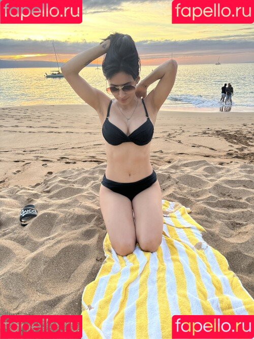 Cristina Vee Valenzuela Onlyfans Photo Gallery 