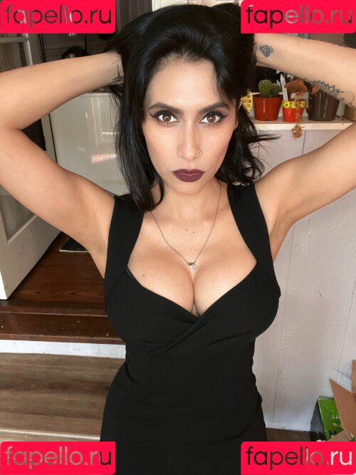Cristina Vee Valenzuela Onlyfans Photo Gallery 