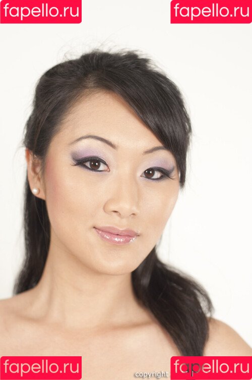 Evelyn Lin Onlyfans Photo Gallery 