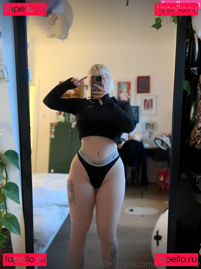 monochromesan Onlyfans Photo Gallery 