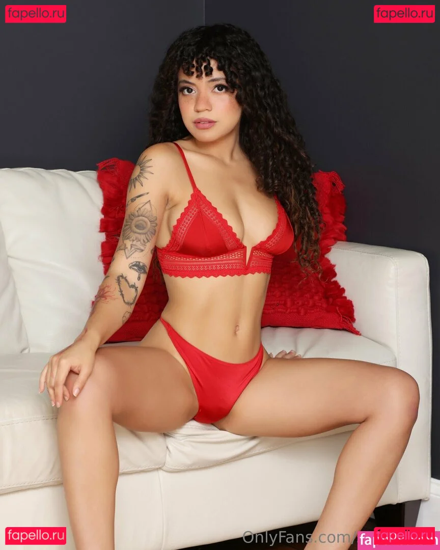 Spicymarii Onlyfans Photo Gallery 