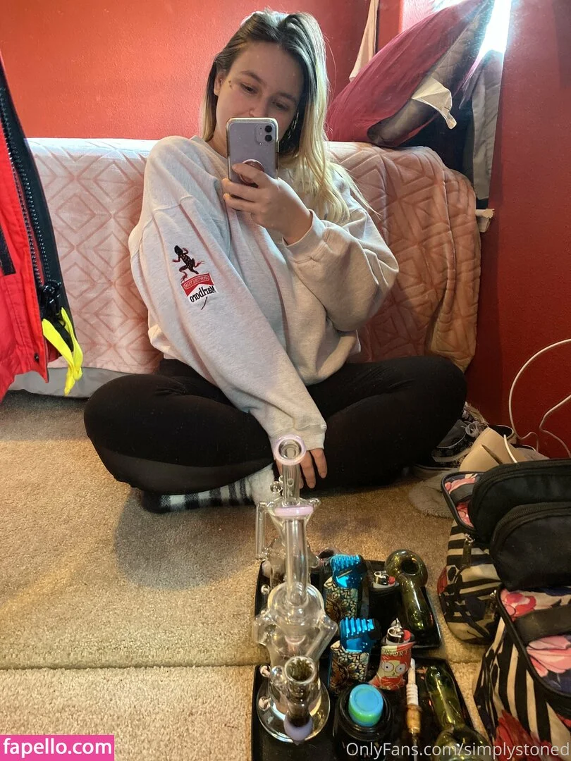 simplystoned Onlyfans Photo Gallery 