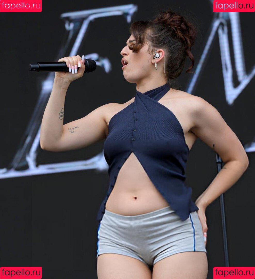 Mae Muller Onlyfans Photo Gallery 