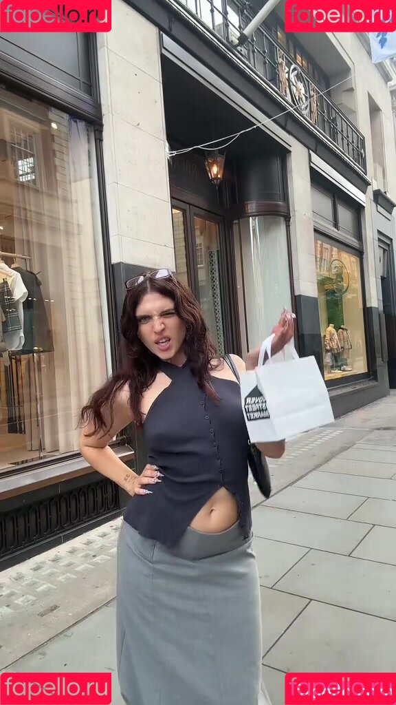 Mae Muller Onlyfans Photo Gallery 