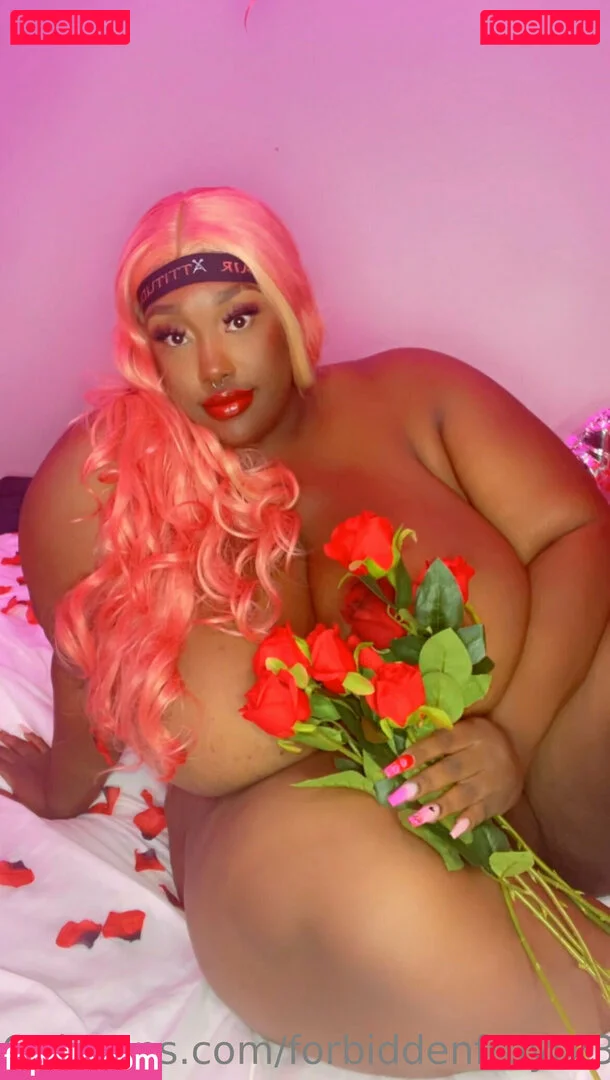 forbiddenfruyt23 Onlyfans Photo Gallery 